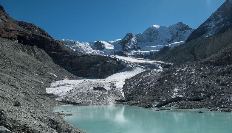 Blick zum Moiry Gletscher und Pointe de Mourti