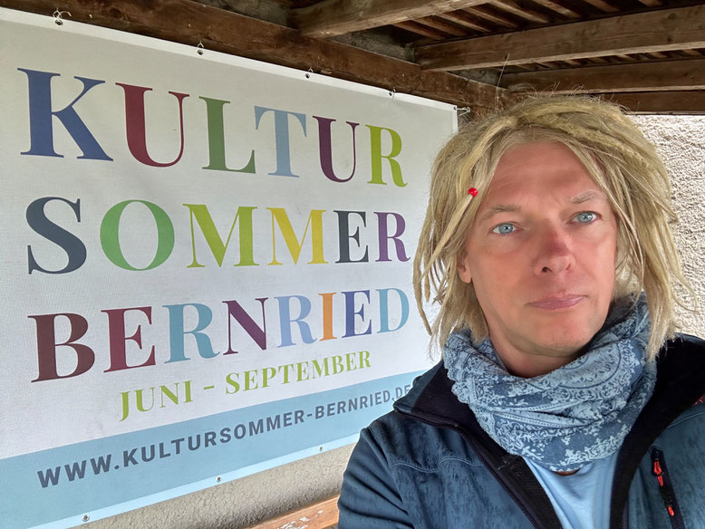 R.C. von Aufwind Restaurierung eines Ölgemäldes Atelier Aufwind in Freienried