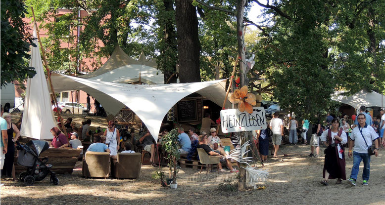 Auf dem Alten Friedhof schlugen die Freunde der Lässigkeit vom Khepera-e.V.  ihre Zelte auf.  Zehnjäriges Jubiläum feierten sie im letzten Jahr und sind seither ein fester Bestandteil des Altstadtfestes und erfreuen sich an  stetig wachsender Beliebtheit.