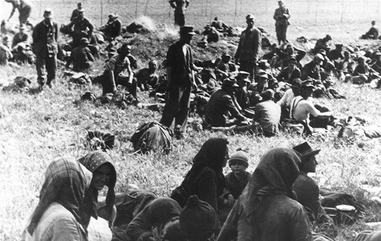 U strahu od odmazde sa voskom su se povlačili i žene,djeca ,starci i svi su ubijeni ili na Bleburgu ili na maršu smrti od Bleiburga do Skopja