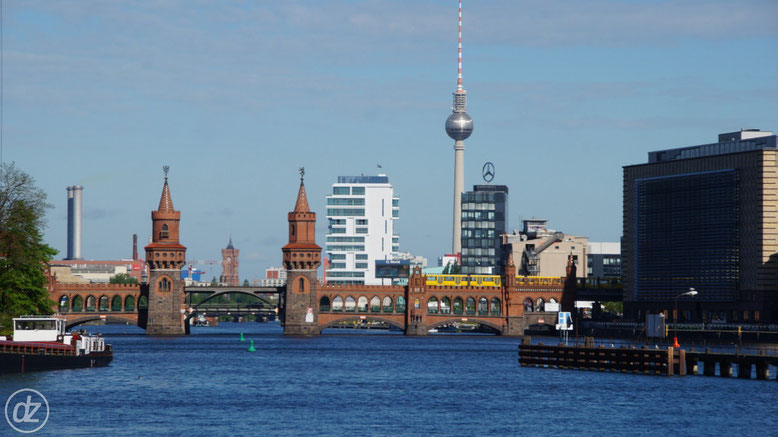 Blick auf die City mit Oberbaumbrücke und Rotem Rathaus | Foto: © Detlef Zabel