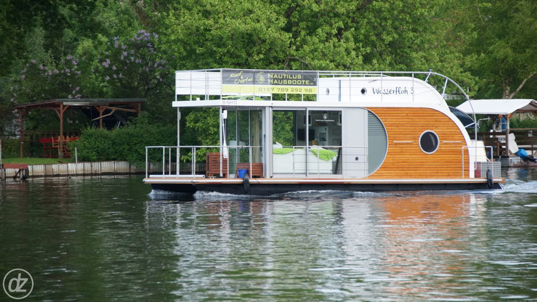 mit dem Hausboot auf der Spree | Foto: © Detlef Zabel