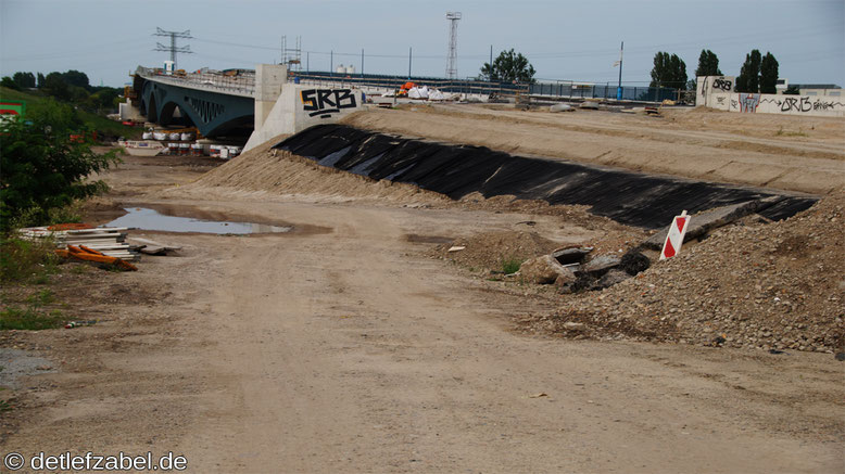 Neue Spreebrücke