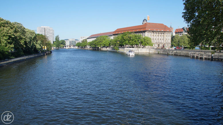 Spree mit Blick auf die Mühlendammschleuse | Foto: © Detlef Zabel