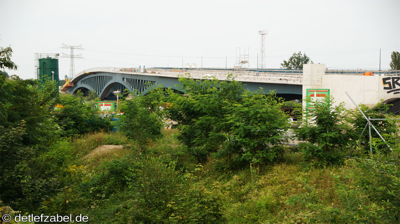 Neue Spreebrücke
