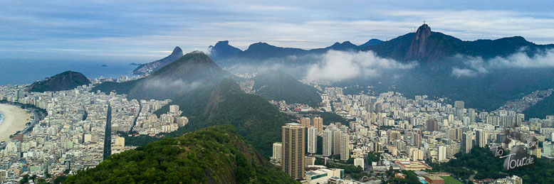 Blick vom Zuckerhut - mit Praia Copacabana und Corcovado