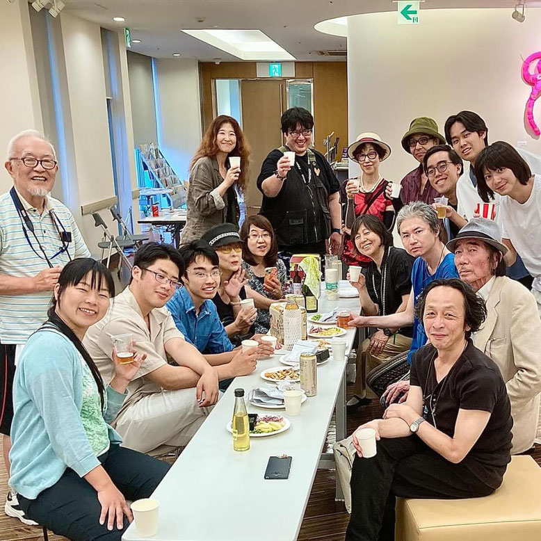 ハヤブサ展初日オープニングパーティー