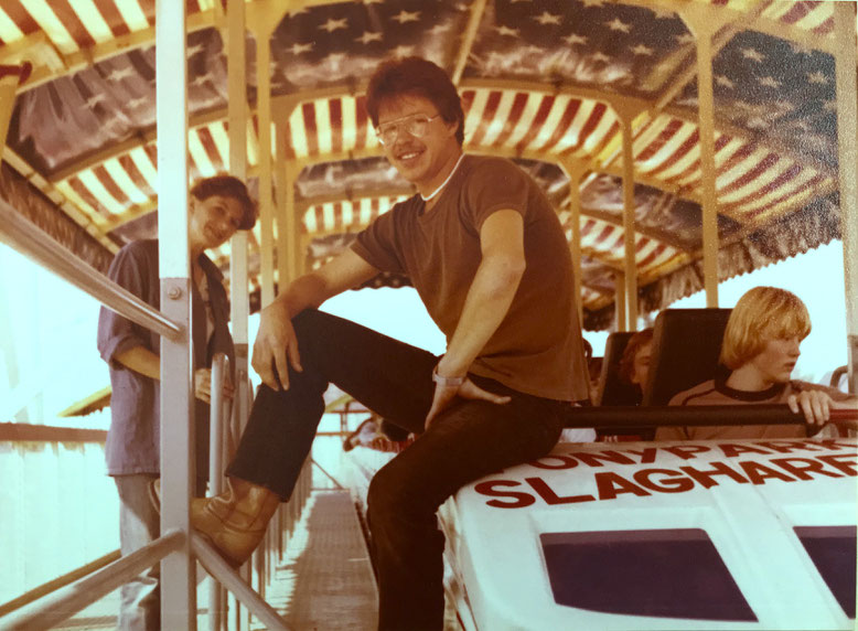 John Arkes bij de iconisch 'Looping Star' in Ponypark Slagharen.