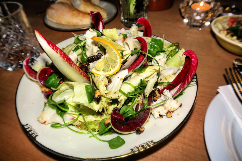 Salate im Kraftwerk Cafe Zürich Selnau