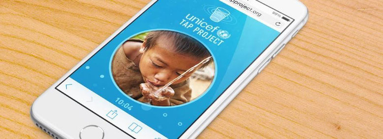 UNICEF reta a los ciudadanos americanos a dejar de lado el teléfono a cambio de donar agua potable a niños con necesidades