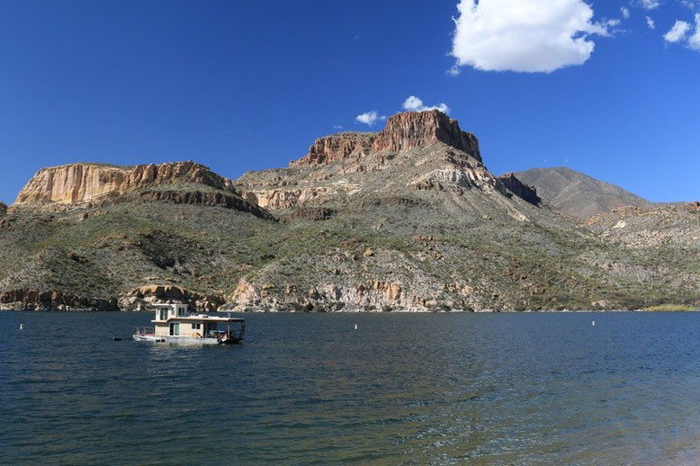 Apache Trail, Apache lake