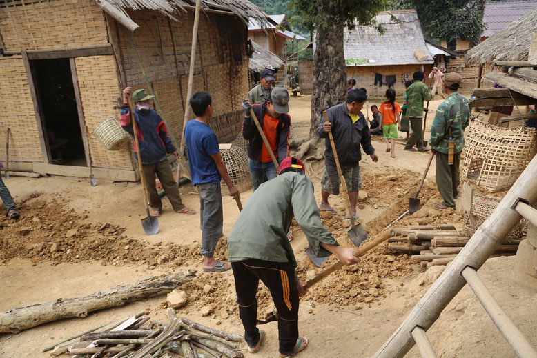 Les grands travaux de fouilles dans le village de Huay Bo
