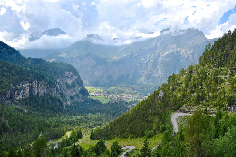 Hiking at Oeschinen Lake - Descending to Kandersteg