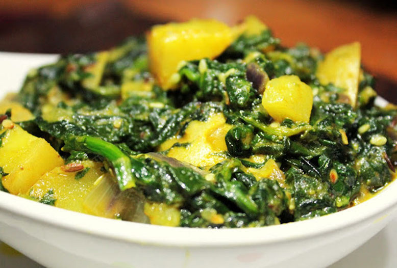 Ricetta Aloo Palak, curry indiano di patate e spinaci