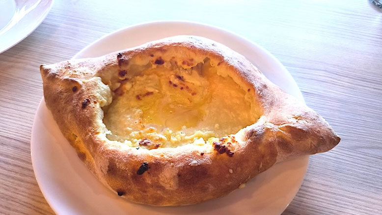 Dove mangiare a Batumi. Acharuli Khachapuri House
