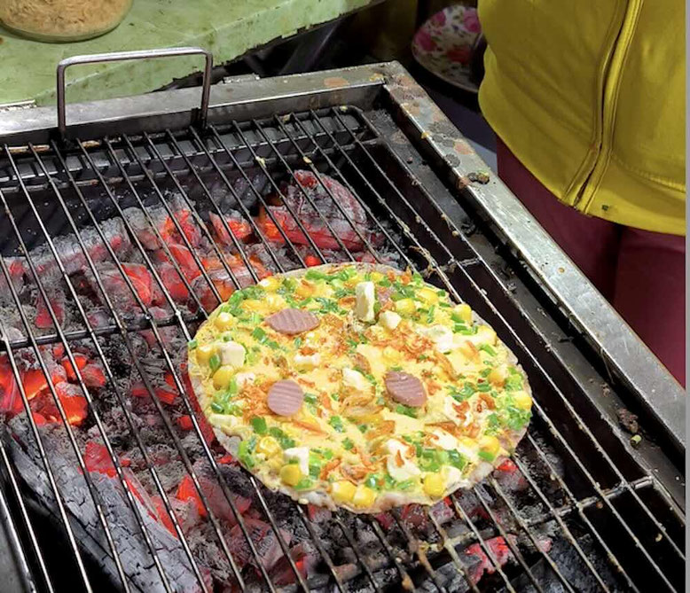 Super Niche Walking Street Food Tour a Ho Chi Minh City