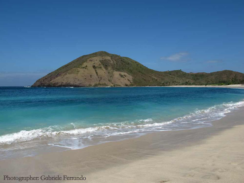 La spiaggia di Mawun Beach a Kuta Lombok - Indonesia (photo by Gabriele Ferrando)