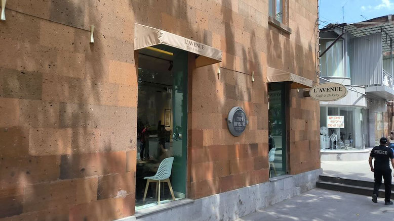 L'Avenue Cafe Bakery a Vanadzor, Armenia (photo by Gabriele Ferrando - LA MIA ASIA)