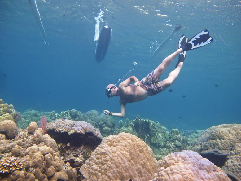 Snorkeling a Jemeluk