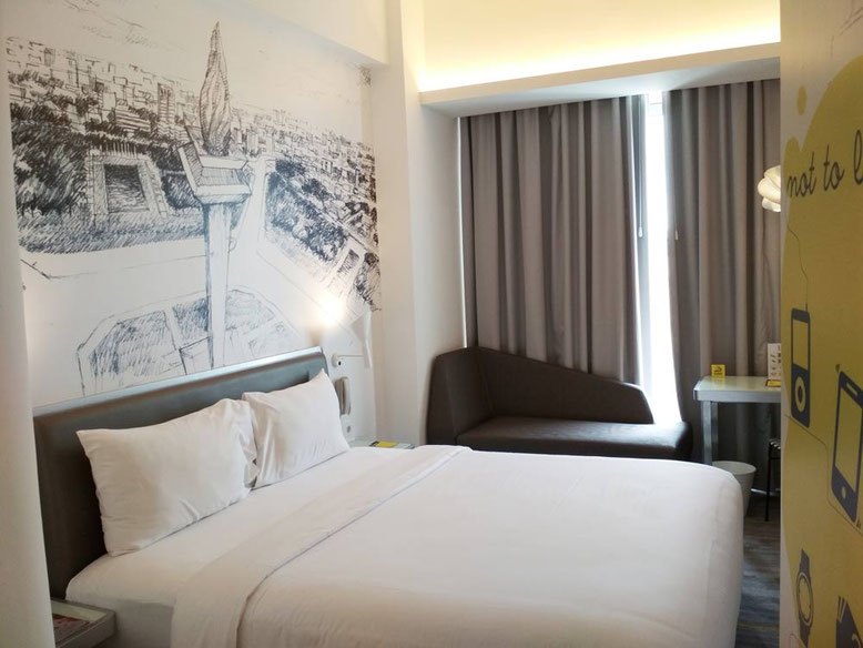 Yello Hotel Harmoni Jakarta - bedroom
