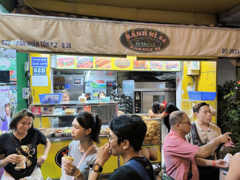 Super Niche Walking Street Food Tour a Ho Chi Minh City