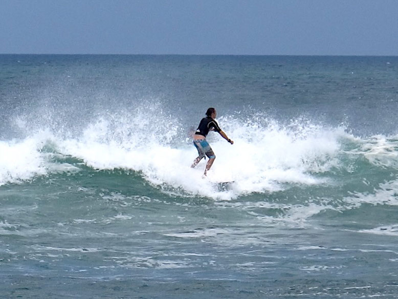 Surfer a Canggu (photo by Gabriele Ferrando - LA MIA ASIA)