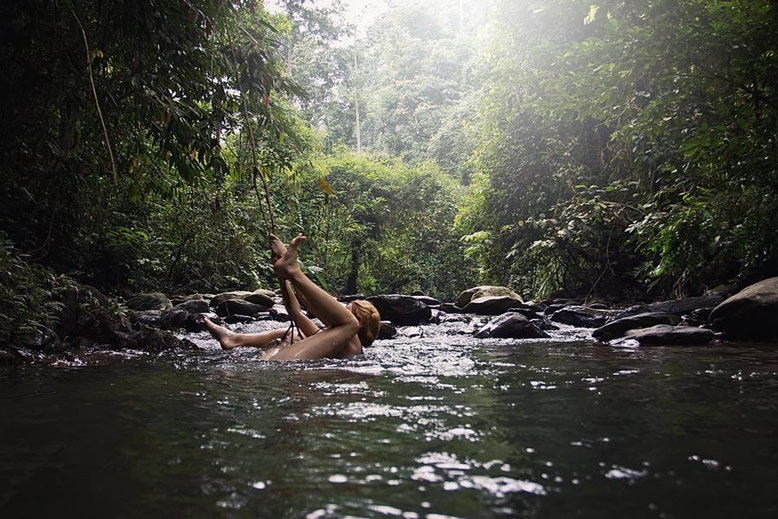 First attempts with lianas in Sumatra (I'm not naked :))