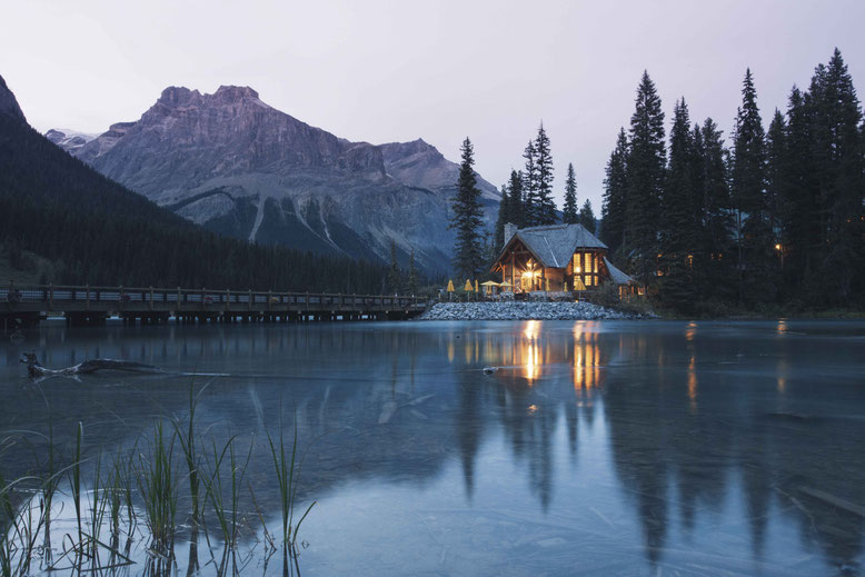 Travel Guide to the Canadian Rockies - Emerald Lodge in Yoho National Park, accommodation