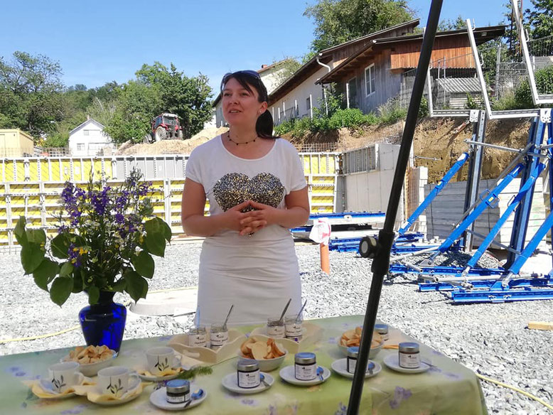 Astrid Schranz erzählt von Leben und Arbeit am Naturhof.