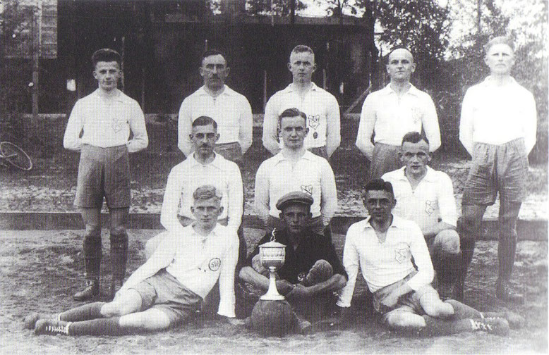 1927-Reservemannschaft der SVC 1926 v.l.n.r.: Rietze, Gangelmayer, H.Meißner, Wilke, Herrmann, O.Meißner, H.Schaap, Preuße, Beuche, Winter.