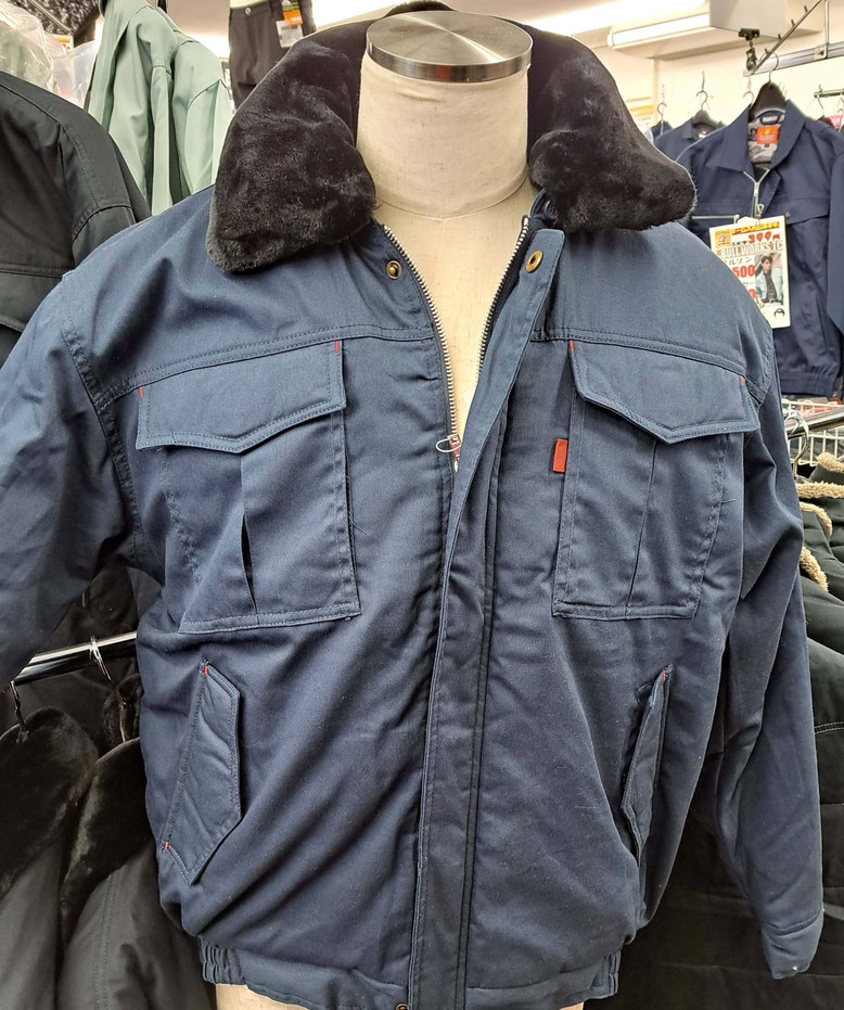 98070 綿100% 防寒ジャンパー￥4,950（税込）