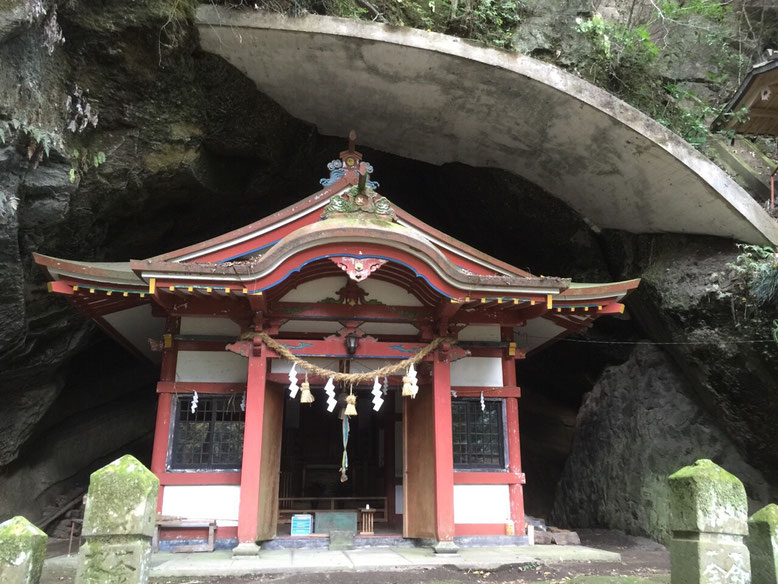 健男霜凝日子（たけおしもこりひこ）神社の下宮