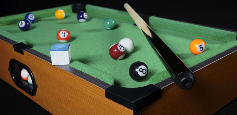 Tischspiele Tischkicker Tischbillard Poolbillard