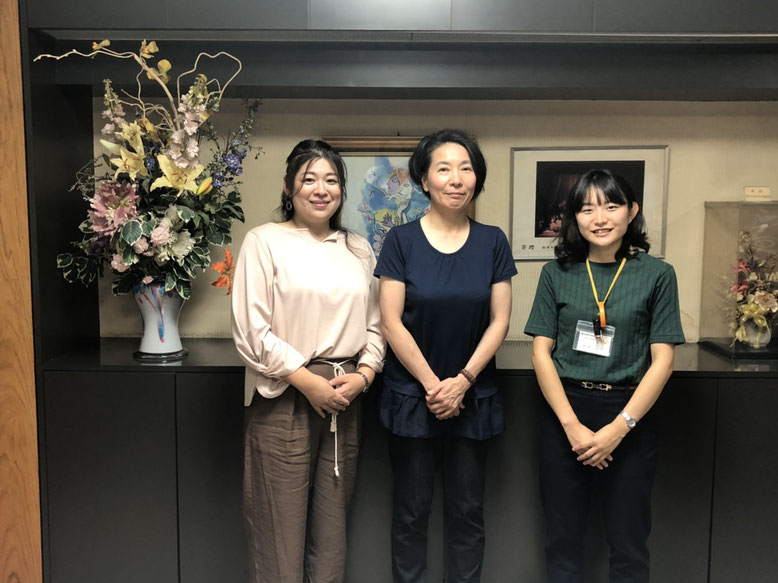 「育GIコーチング」代表の作田さん(中)