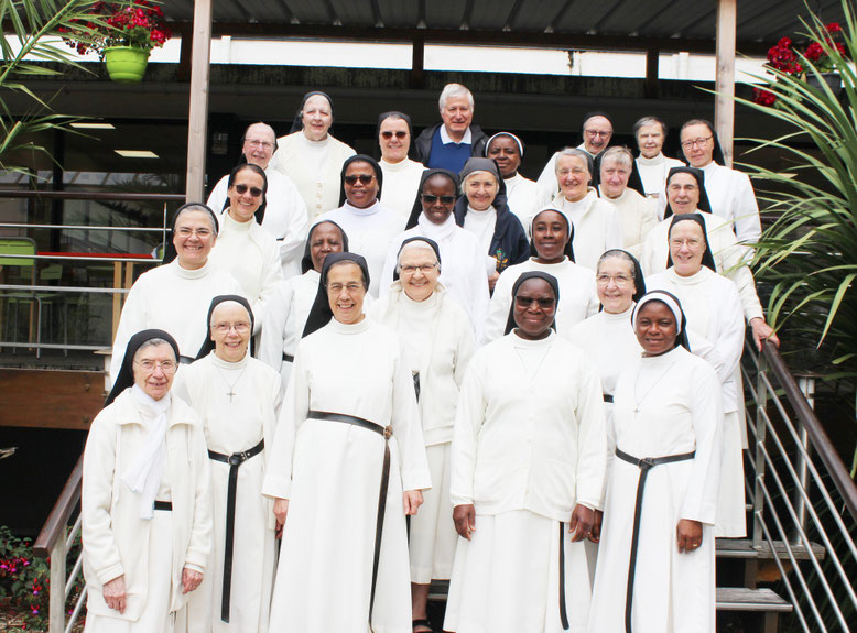 Soeurs Augustines Capitulantes au Chapitre Général 2022, chez les Pères de St Jacques à Guiclan (29) // Soeurs Augustines in 2022