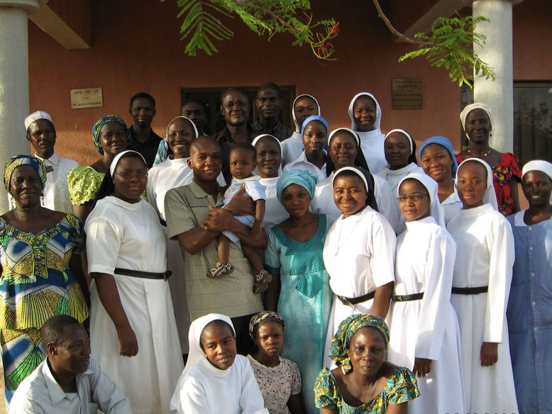 La communauté du Nigéria date de 1970. Elle est la plus jeune des communautés des soeurs Augustines de la Miséricorde. // The community of Nigeria which dates from 1970. It is the youngest of the communities of the Augustines of Mercy.