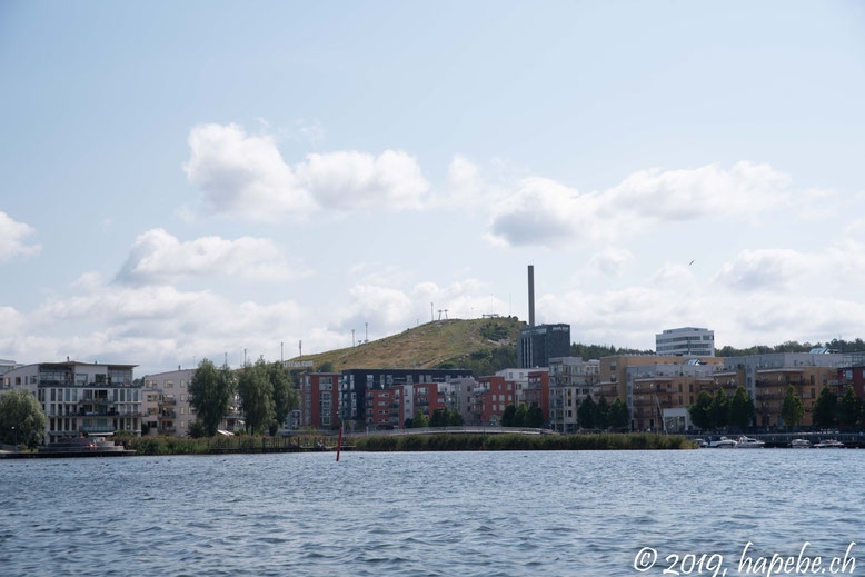 Das Skigebiet Stockholms ist eine markante Erhebung.  