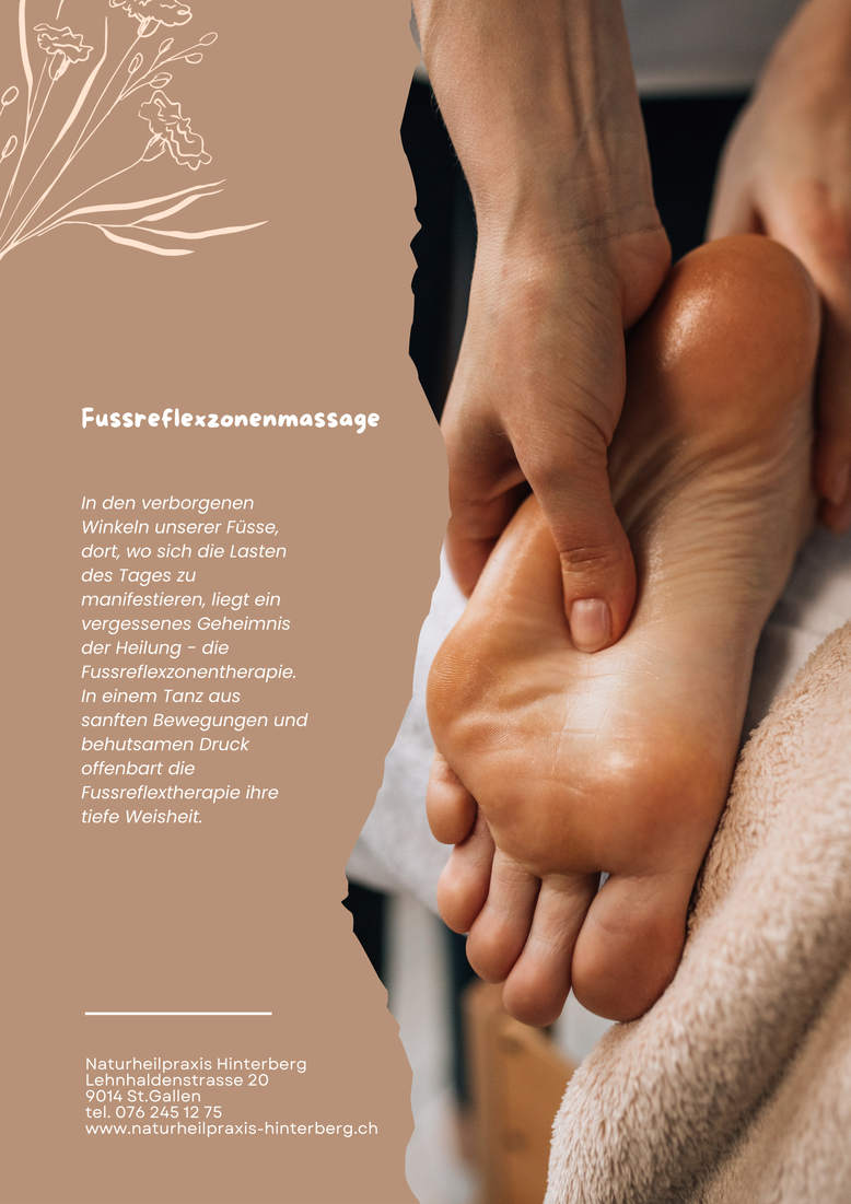 Eine beruhigende Fußmassage in der Naturheilpraxis Hinterberg in St. Gallen. Die sanfte Massage fördert die Entspannung, löst Blockaden und stimuliert die Reflexzonen für eine ganzheitliche Verbesserung des Wohlbefindens.