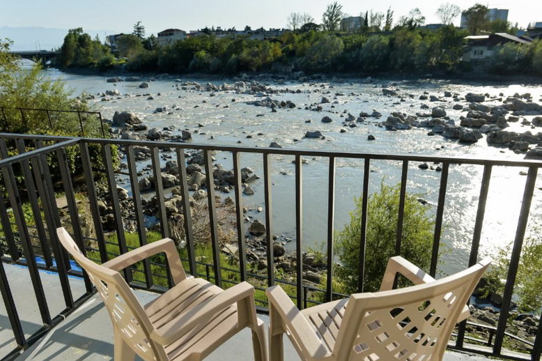 Dove dormire a Kutaisi. Four Seasons Riverside