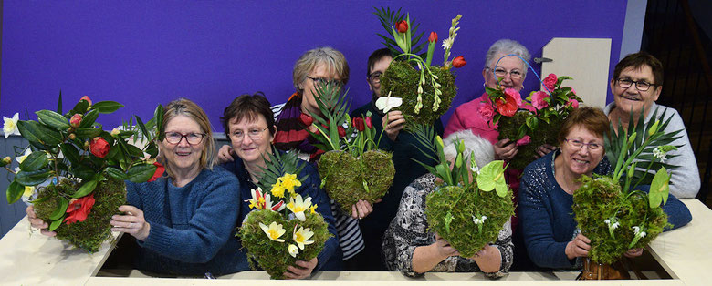 Une composition sur le thème de la St Valentin pour ce premier atelier d'art floral 2020