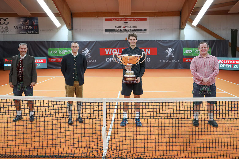 Sieger Marc-Andrea Huesler, Dr. Peter Aurnhammer und Prof. Dr. Florian Kainz, Christoph Poehlmann;   Foto (c): Jürgen Hasenkopf