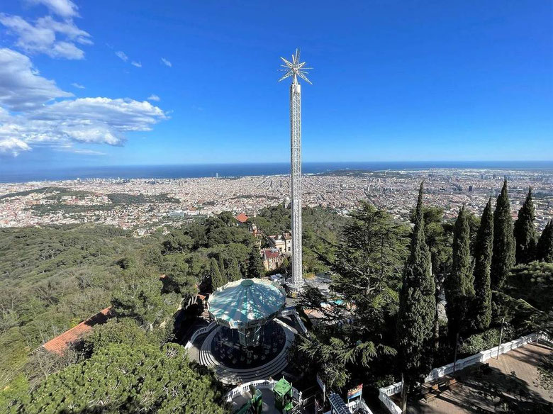 Парк развлечений Тибидабо в Барселоне готовится к открытию нового аттракциона. 52 метра свободного падения!