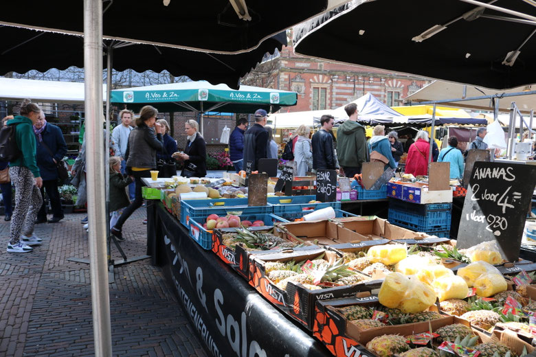 De warenmarkt op de Grote Markt