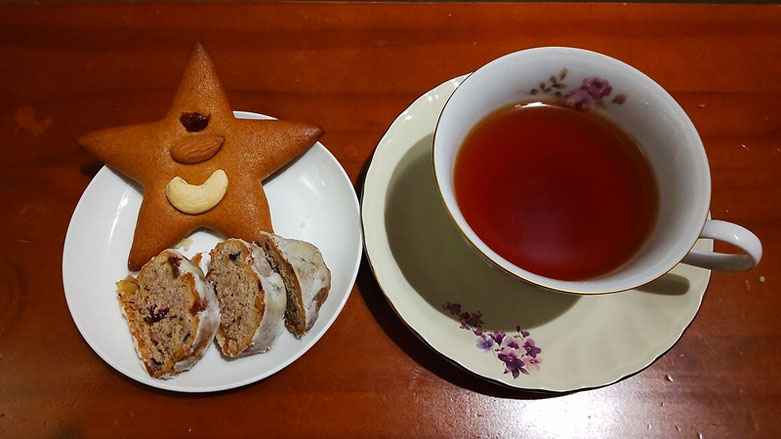（株）いかりスーパーマーケットさんの「レープクーヘン（星） スティックシュトーレン 極上はちみつ紅茶」
