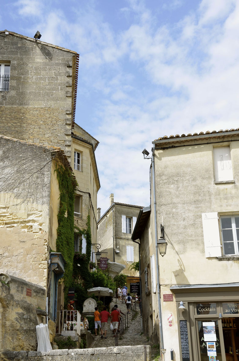 Place de l'Eglise Monolithe