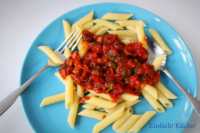 Pasta mit Tomatensugo