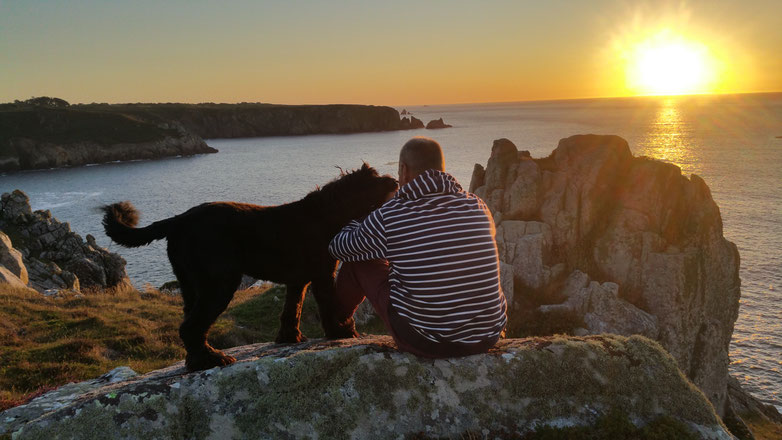 Bretagne Urlaub mit Hund – Sonnenuntergang am Cap Sizun