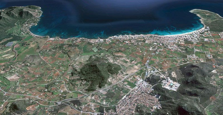 Vista aérea de Cala Millor, Cala Bona, Costa de los Pinos y Son Servera. Imagen de Google Maps.