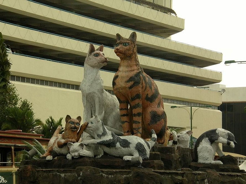 Kuching (indonesisch Katze) - das Wahrzeichen der Stadt