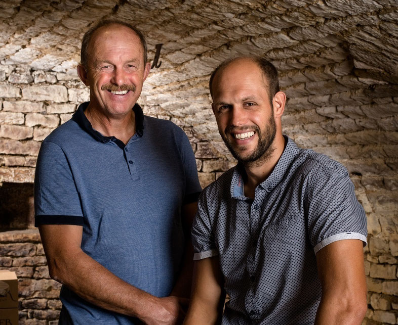 Portrait Laurent et Camille Schaller - producteur de vins à Préhy près de Chablis, en Bourgogne